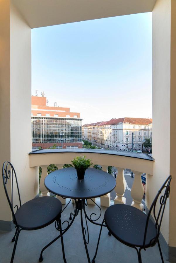 Liberty Apartments, 3rd Floor, No Elevator Apartman